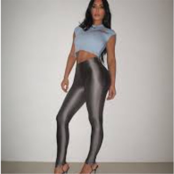 SKIMS Pants - Skims Shine Spandex Jersey Leggings In Gray Chalk Size Large Mint!